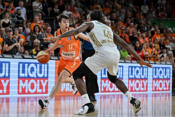 前瞻性和针 前瞻性和针