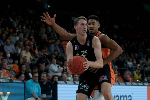 并非只关注 并非只关注