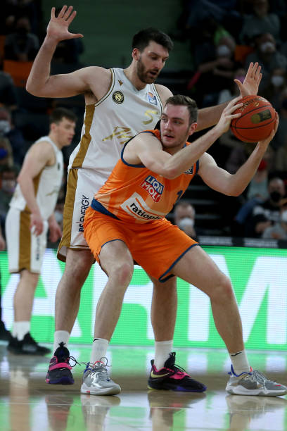 育交流的深 育交流的深